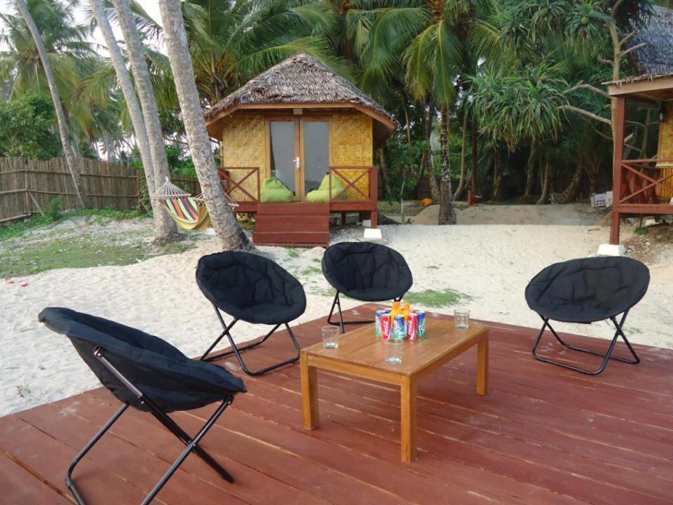 Simeulue Surflodges Lasikin Eksteriør bilde