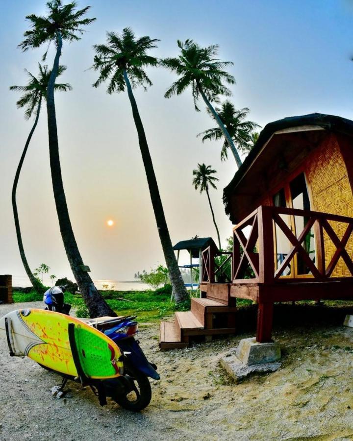 Simeulue Surflodges Lasikin Eksteriør bilde