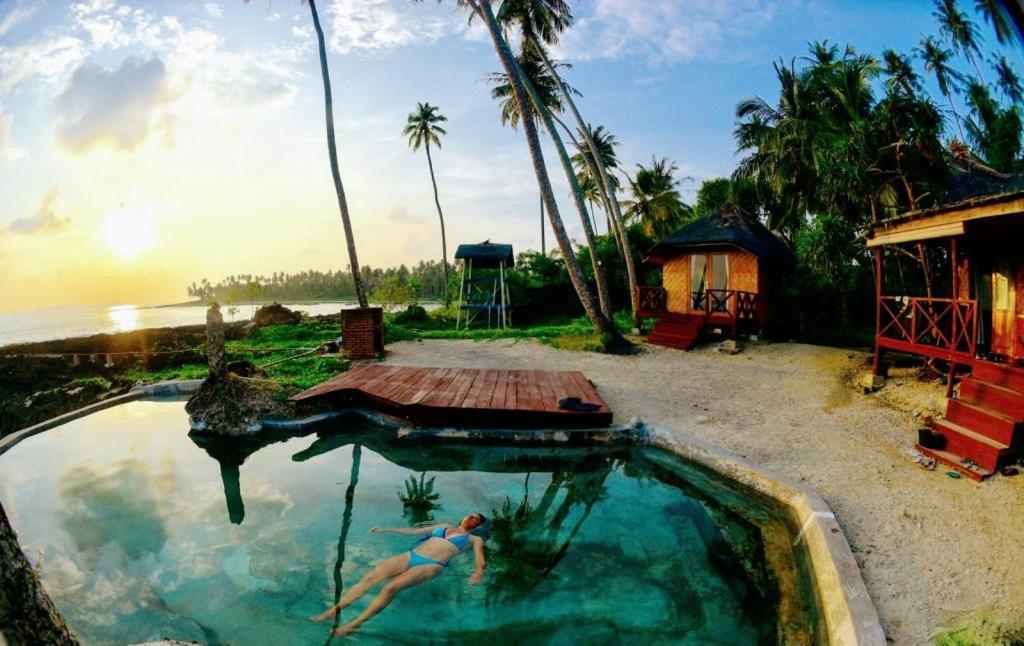 Simeulue Surflodges Lasikin Eksteriør bilde