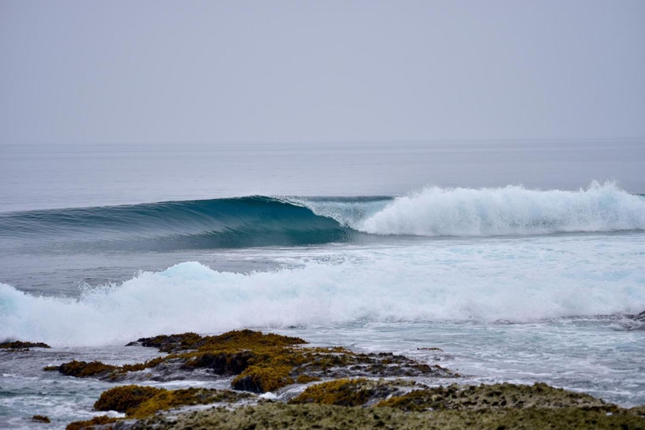 Simeulue Surflodges Lasikin Eksteriør bilde