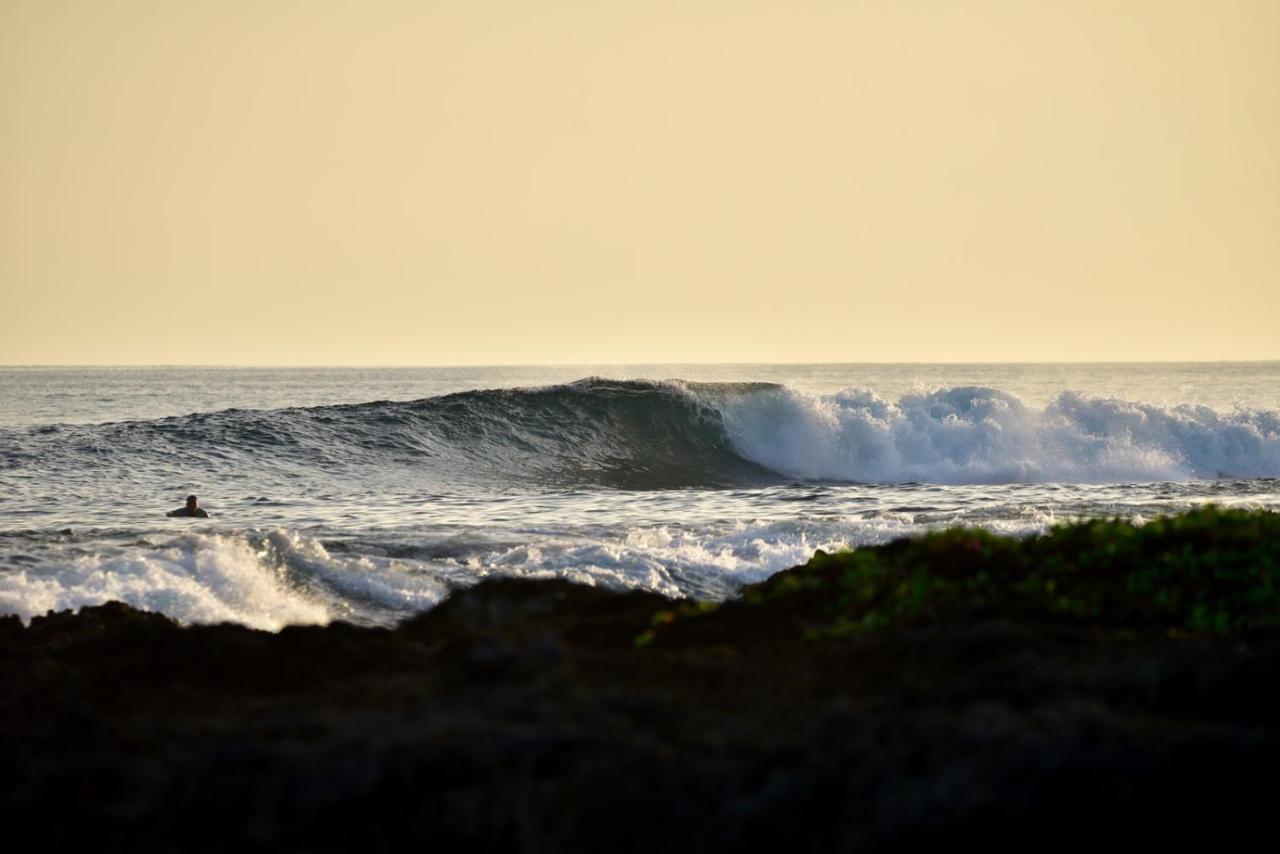 Simeulue Surflodges Lasikin Eksteriør bilde